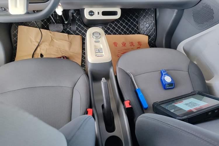 Used CHANGAN NEVO Lumin 2022 155 km – Refreshingly Sweet Edition Gear Lever
