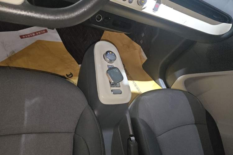 Used CHANGAN NEVO Lumin 2022 210km Sweet Edition Gear Lever