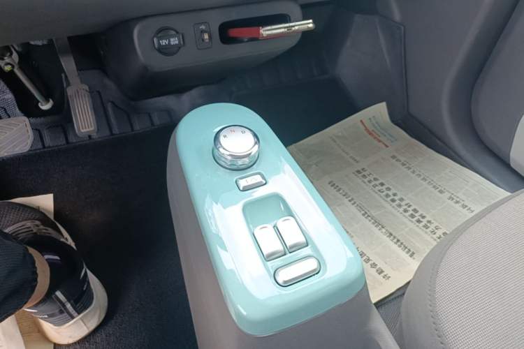Used CHANGAN NEVO Lumin 2022 155 km – Refreshingly Sweet Edition Gear Lever