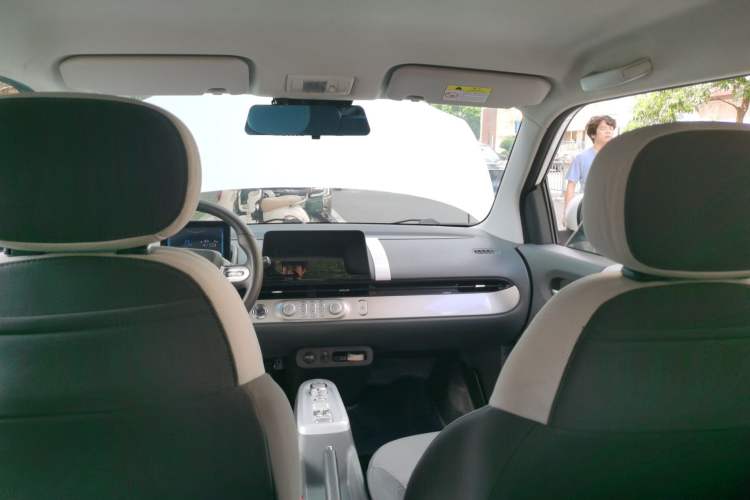 Used CHANGAN NEVO Lumin 2022 155 km – Refreshingly Sweet Edition Headliner
