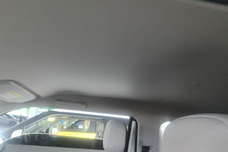 Used CHANGAN NEVO Lumin 2022 155 km – Refreshingly Sweet Edition Headliner