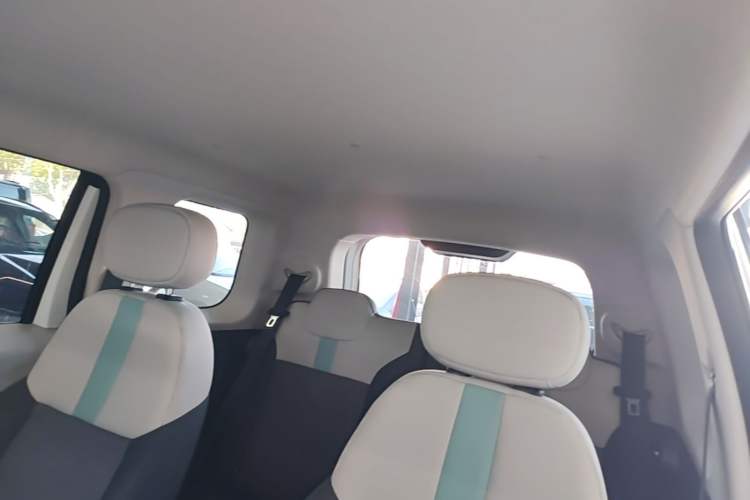 Used CHANGAN NEVO Lumin 2022 155 km – Refreshingly Sweet Edition Headliner