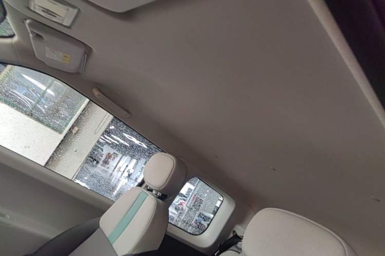 Used CHANGAN NEVO Lumin 2022 155 km – Refreshingly Sweet Edition Headliner