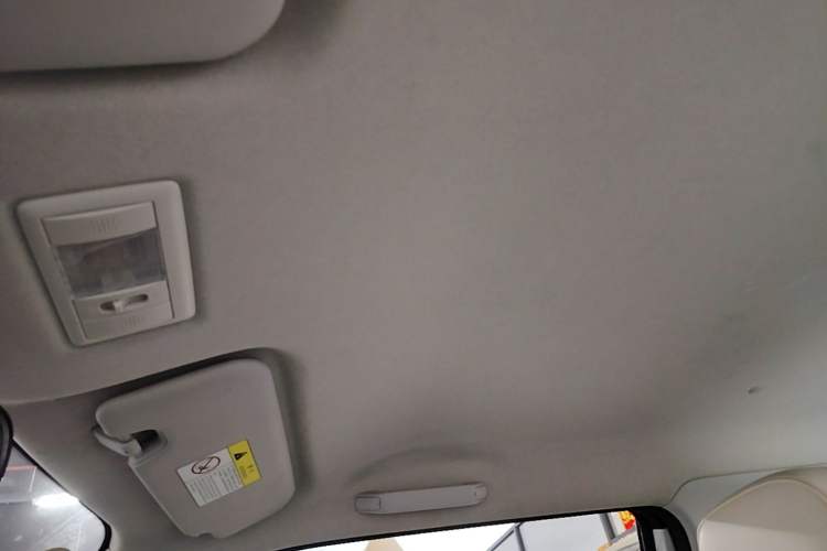 Used CHANGAN NEVO Lumin 2022 155 km – Refreshingly Sweet Edition Headliner