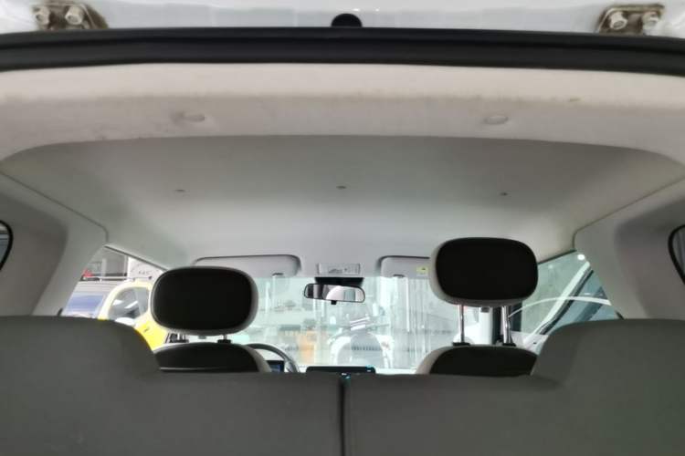 Used CHANGAN NEVO Lumin 2022 155 km – Refreshingly Sweet Edition Headliner