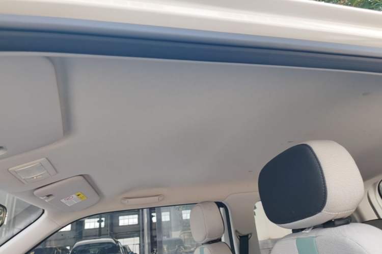 Used CHANGAN NEVO Lumin 2022 155 km – Refreshingly Sweet Edition Headliner