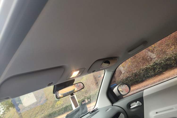 Used CHANGAN NEVO Lumin 2022 155 km – Refreshingly Sweet Edition Headliner