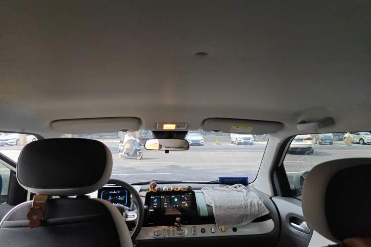 Used CHANGAN NEVO Lumin 2022 155 km – Refreshingly Sweet Edition Headliner