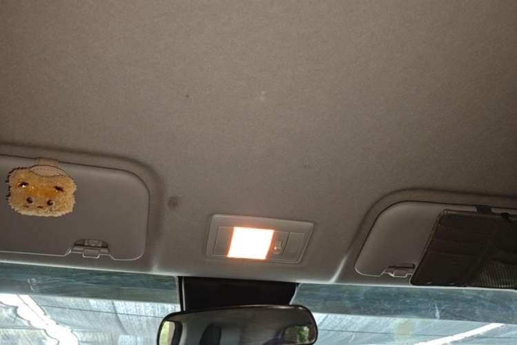 Used CHANGAN NEVO Lumin 2022 155 km – Refreshingly Sweet Edition Headliner