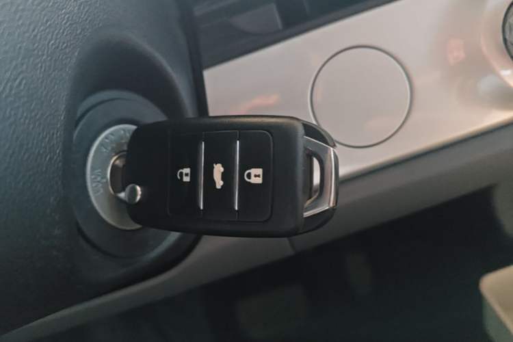 Used CHANGAN NEVO Lumin 2022 301km Honey-Sweet Version Interior 1