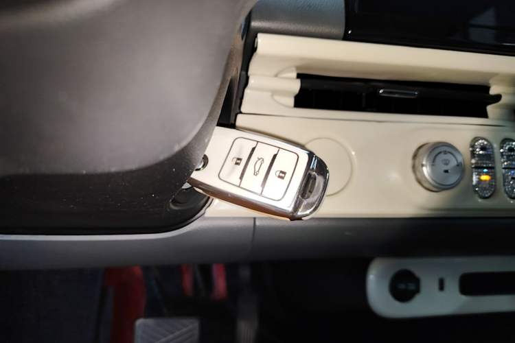 Used CHANGAN NEVO Lumin 2022 155 km – Refreshingly Sweet Edition Interior 1
