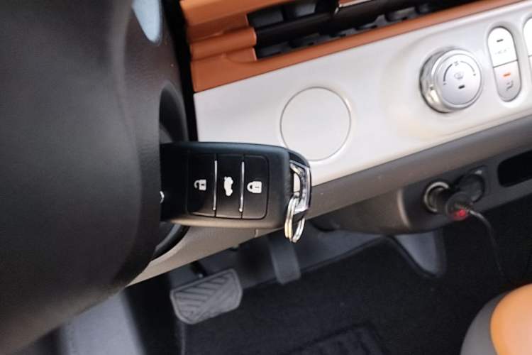 Used CHANGAN NEVO Lumin 2022 210km Sweet Edition Interior 1