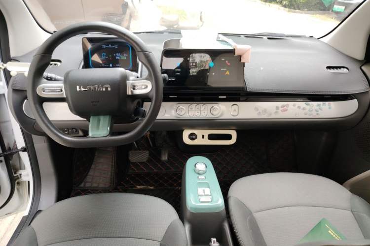 Used CHANGAN NEVO Lumin 2022 155 km – Refreshingly Sweet Edition Interior 2