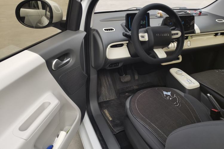 Used CHANGAN NEVO Lumin 2022 155 km – Refreshingly Sweet Edition Interior 2
