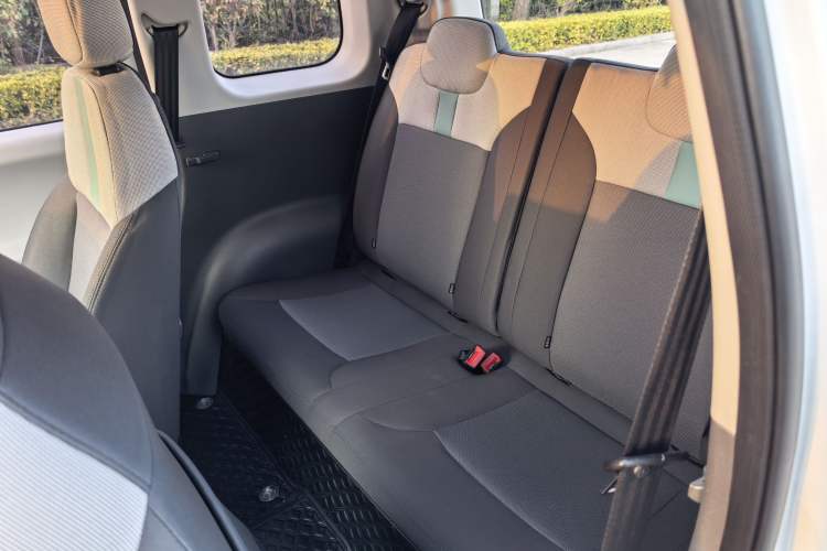 Used CHANGAN NEVO Lumin 2022 210km Sweet Edition Interior 3