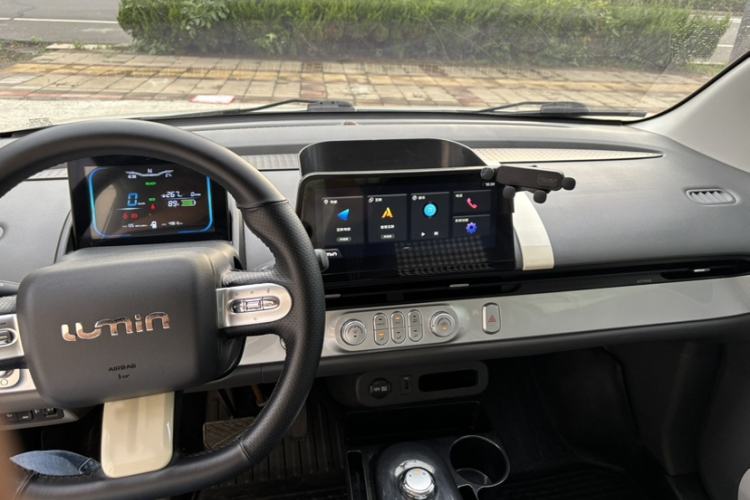 Used CHANGAN NEVO Lumin 2022 301km Honey-Sweet Version Interior 3