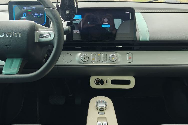 Used CHANGAN NEVO Lumin 2022 210km Sweet Edition Interior 4