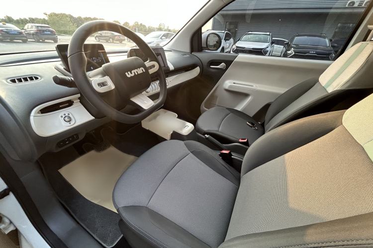 Used CHANGAN NEVO Lumin 2022 210km Sweet Edition Interior 4
