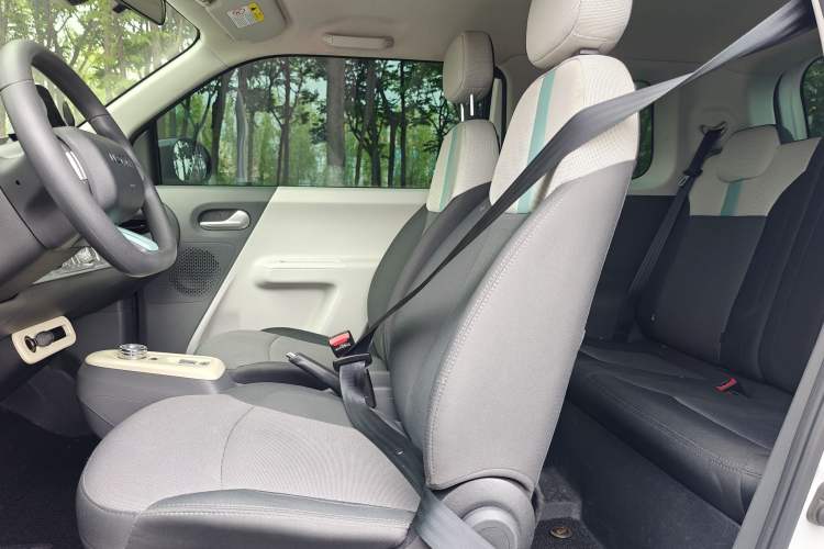 Used CHANGAN NEVO Lumin 2022 210km Sweet Edition Interior 6