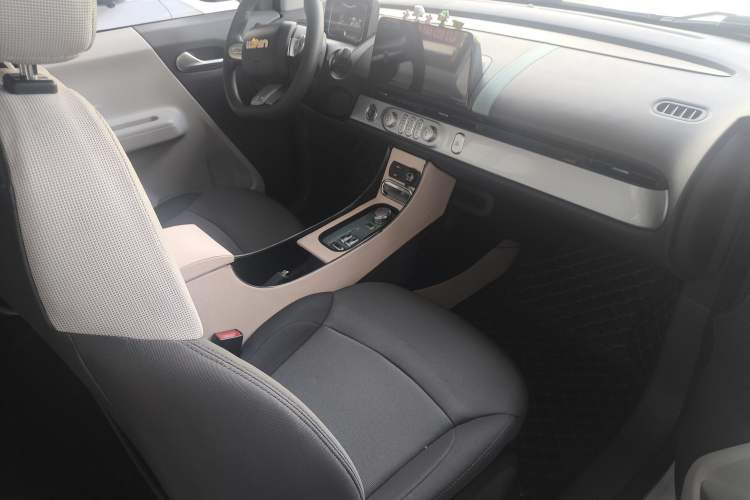 Used CHANGAN NEVO Lumin 2022 210km Sweet Edition Interior 8