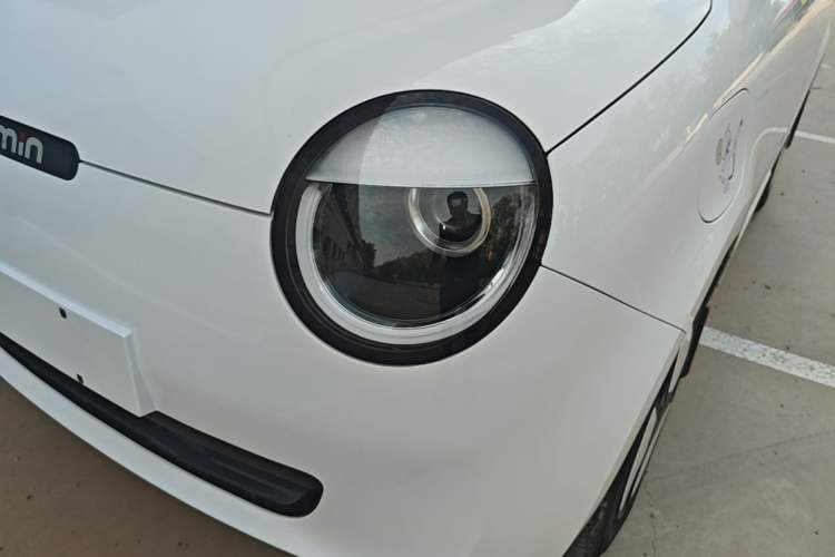Used CHANGAN NEVO Lumin 2022 155 km – Refreshingly Sweet Edition Left Front Headlight