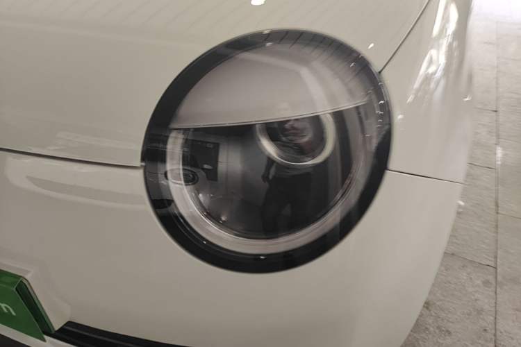 Used CHANGAN NEVO Lumin 2022 155 km – Refreshingly Sweet Edition Left Front Headlight
