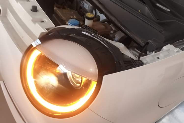 Used CHANGAN NEVO Lumin 2022 155 km – Refreshingly Sweet Edition Left Front Headlight