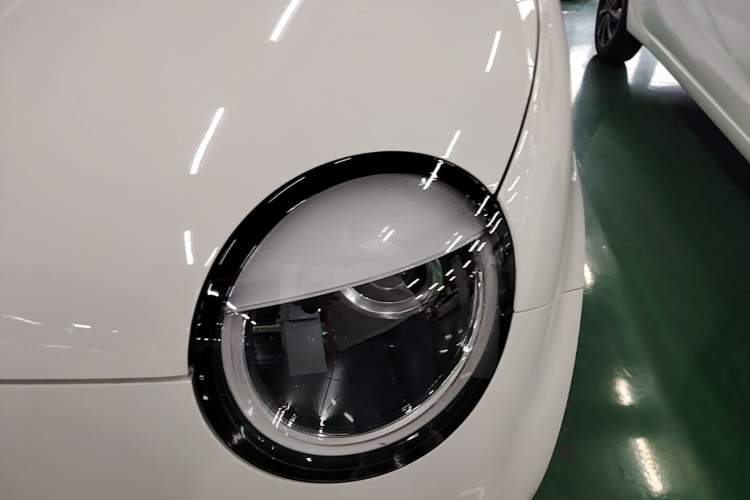 Used CHANGAN NEVO Lumin 2022 155 km – Refreshingly Sweet Edition Left Front Headlight
