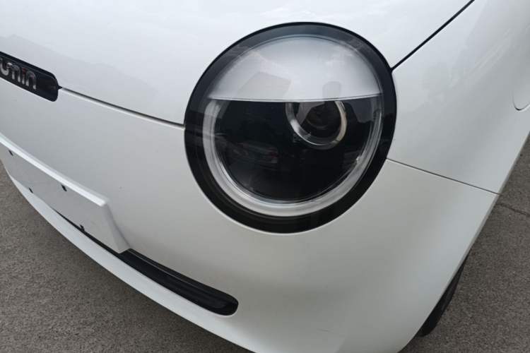 Used CHANGAN NEVO Lumin 2022 155 km – Refreshingly Sweet Edition Left Front Headlight