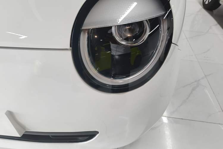 Used CHANGAN NEVO Lumin 2022 155 km – Refreshingly Sweet Edition Left Front Headlight