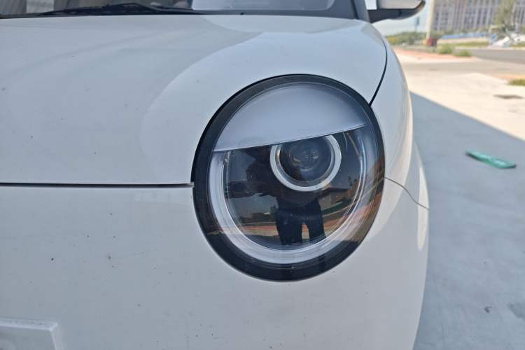 Used CHANGAN NEVO Lumin 2022 155 km – Refreshingly Sweet Edition Left Front Headlight