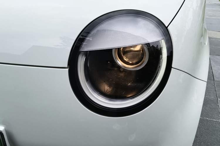Used CHANGAN NEVO Lumin 2022 155 km – Refreshingly Sweet Edition Left Front Headlight