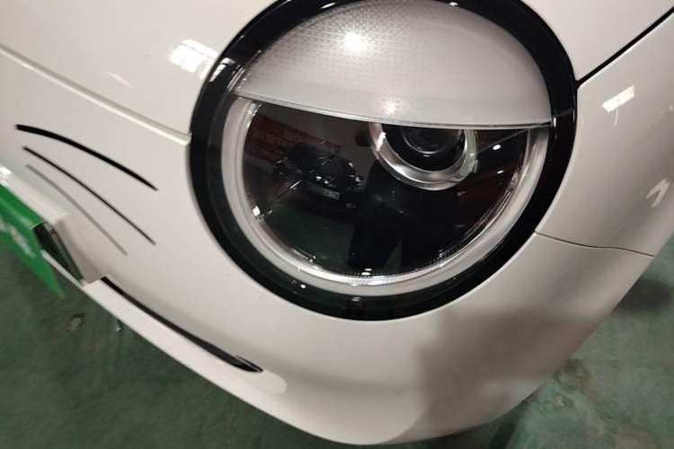 Used CHANGAN NEVO Lumin 2022 155 km – Refreshingly Sweet Edition Left Front Headlight