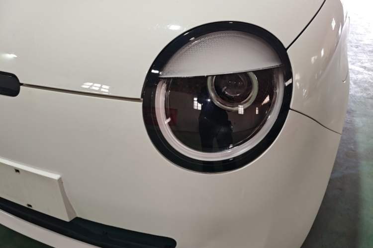 Used CHANGAN NEVO Lumin 2022 155 km – Refreshingly Sweet Edition Left Front Headlight