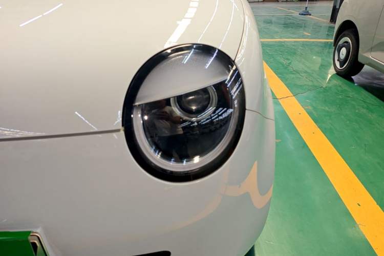 Used CHANGAN NEVO Lumin 2022 155 km – Refreshingly Sweet Edition Left Front Headlight