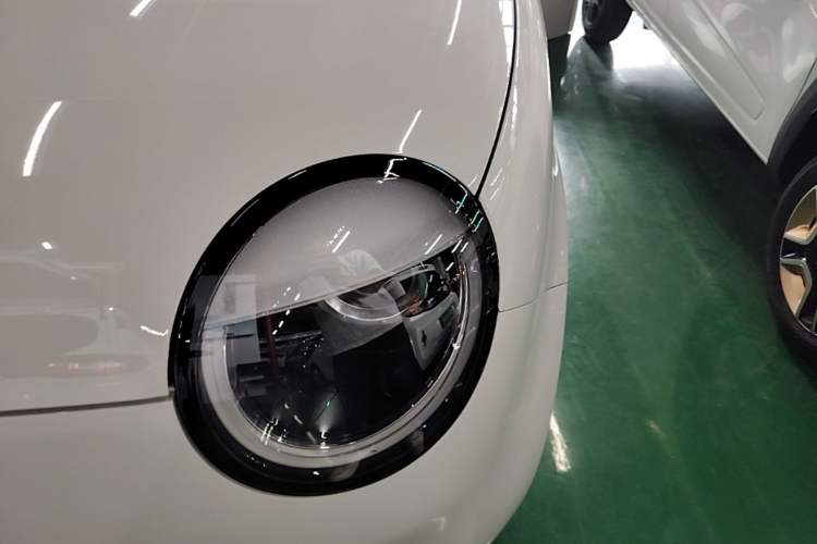 Used CHANGAN NEVO Lumin 2022 155 km – Refreshingly Sweet Edition Left Front Headlight