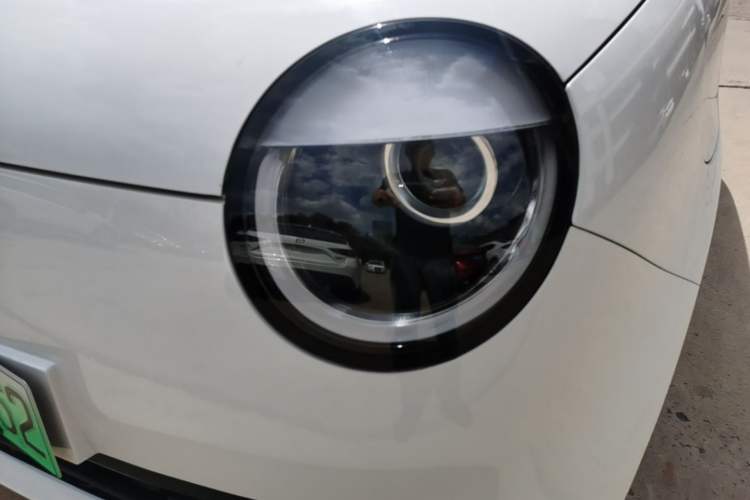 Used CHANGAN NEVO Lumin 2022 155 km – Refreshingly Sweet Edition Left Front Headlight