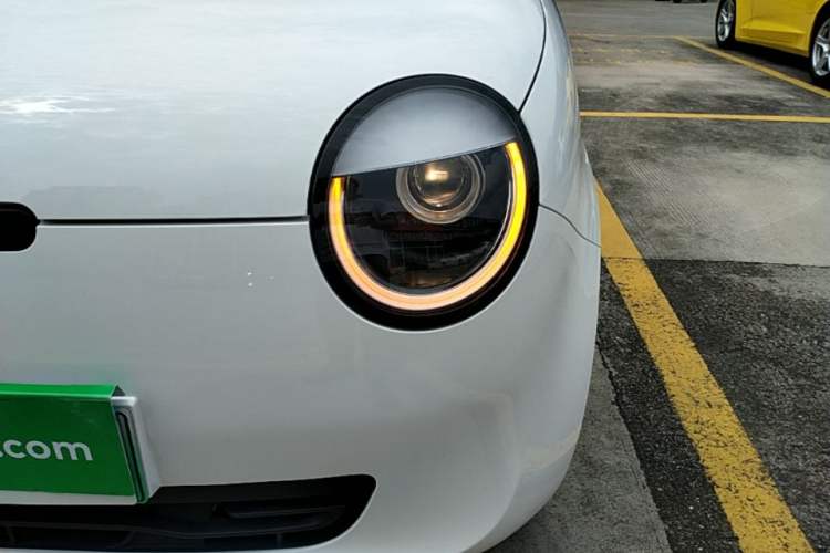 Used CHANGAN NEVO Lumin 2022 155 km – Refreshingly Sweet Edition Left Front Headlight