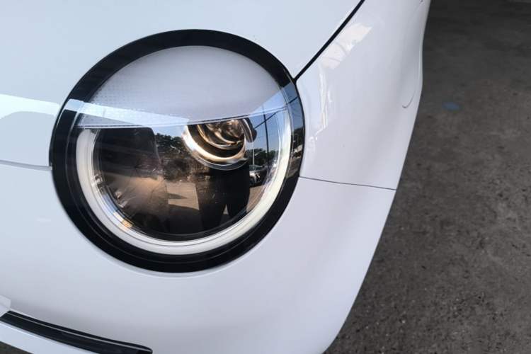 Used CHANGAN NEVO Lumin 2022 155 km – Refreshingly Sweet Edition Left Front Headlight