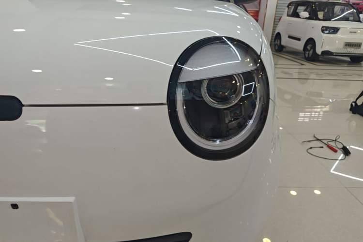 Used CHANGAN NEVO Lumin 2022 155 km – Refreshingly Sweet Edition Left Front Headlight