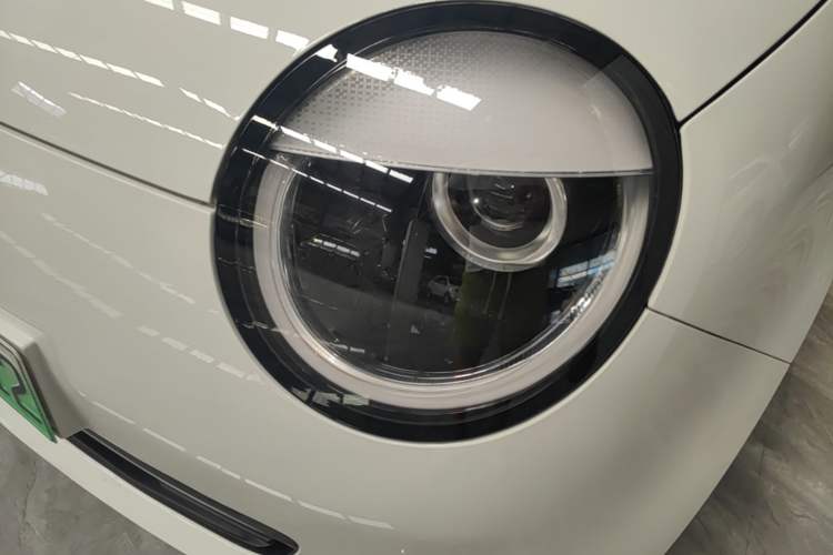 Used CHANGAN NEVO Lumin 2022 155 km – Refreshingly Sweet Edition Left Front Headlight