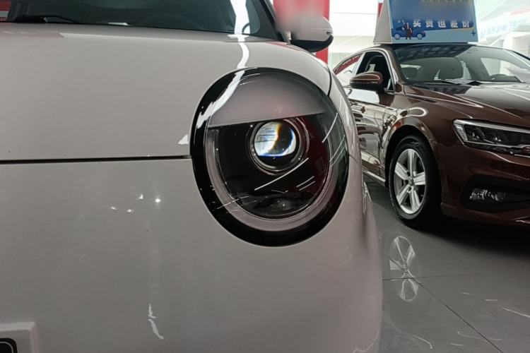 Used CHANGAN NEVO Lumin 2022 155 km – Refreshingly Sweet Edition Left Front Headlight