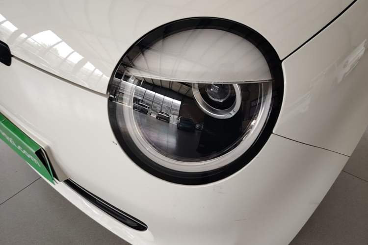 Used CHANGAN NEVO Lumin 2022 155 km – Refreshingly Sweet Edition Left Front Headlight