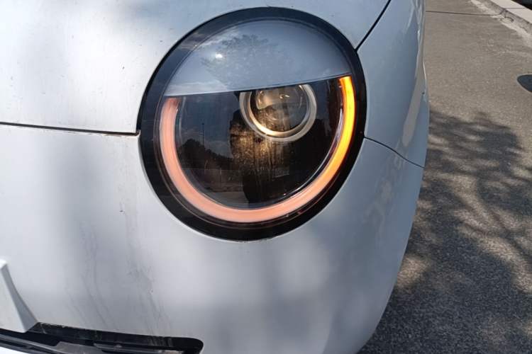 Used CHANGAN NEVO Lumin 2022 155 km – Refreshingly Sweet Edition Left Front Headlight