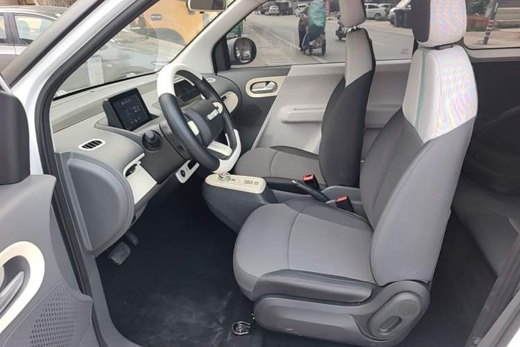 Used CHANGAN NEVO Lumin 2022 155 km – Refreshingly Sweet Edition Left Front Seat