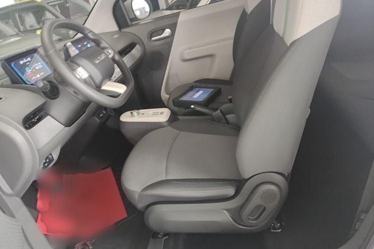Used CHANGAN NEVO Lumin 2022 155 km – Refreshingly Sweet Edition Left Front Seat