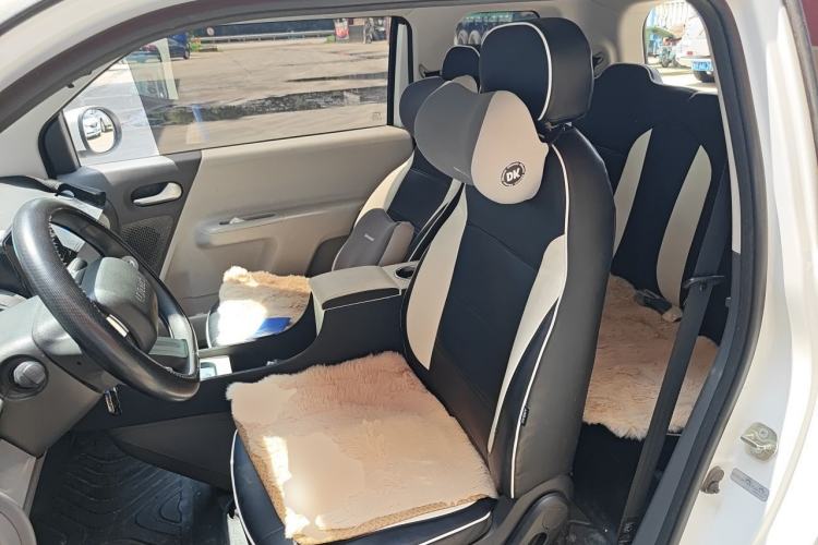 Used CHANGAN NEVO Lumin 2022 155 km – Refreshingly Sweet Edition Left Front Seat