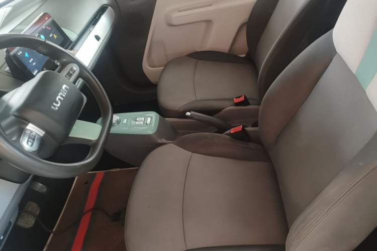 Used CHANGAN NEVO Lumin 2022 155 km – Refreshingly Sweet Edition Left Front Seat