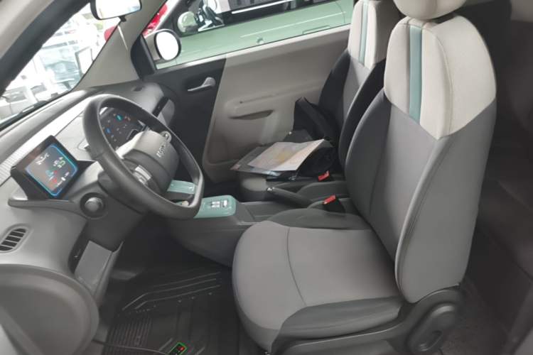 Used CHANGAN NEVO Lumin 2022 155 km – Refreshingly Sweet Edition Left Front Seat