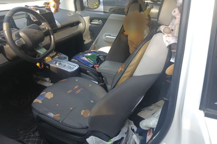 Used CHANGAN NEVO Lumin 2022 155 km – Refreshingly Sweet Edition Left Front Seat